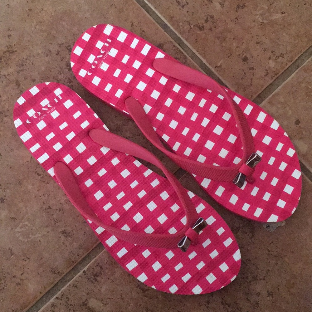 Coach | flip flops women’s size 7-8 pink and white